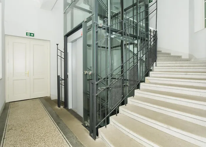 Luxury Apartment Near The Downtown