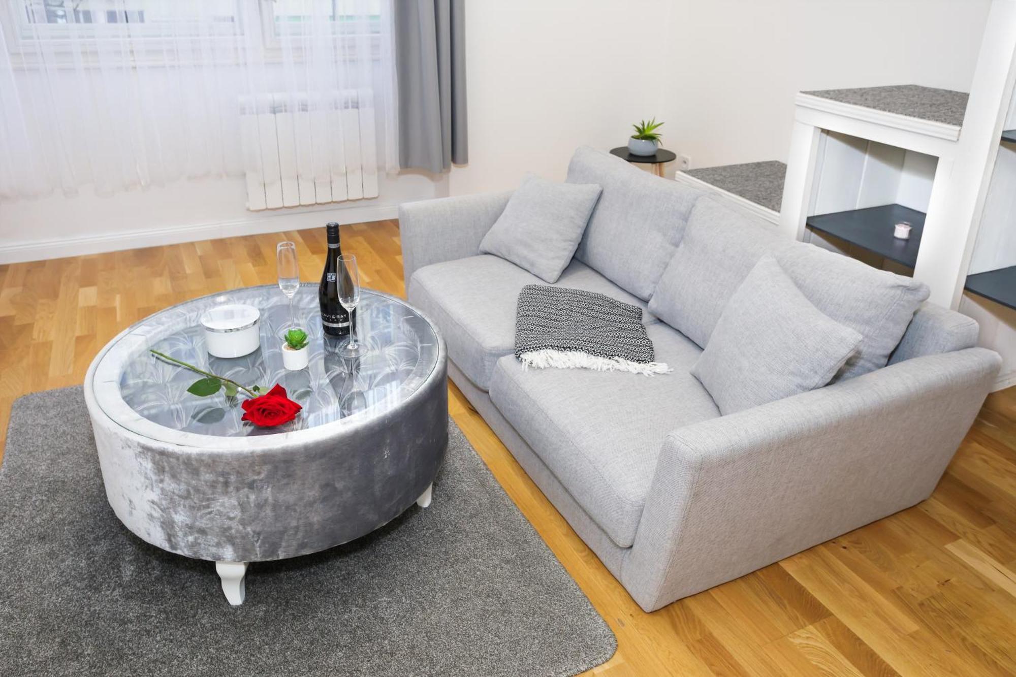 Luxury Near The Downtown Апартаменты Прага